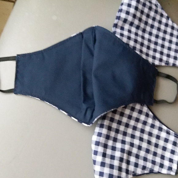 Beautiful NWOT 3 Checkerboard Reusable Masks - Picture 5 of 5